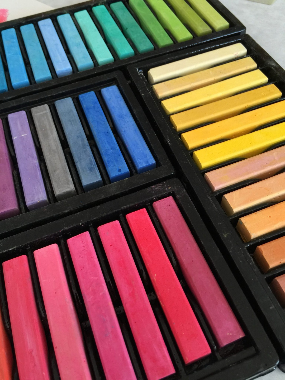 สีชอล์กพาสเทลเรียงไล่สี